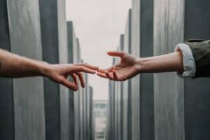 Life Coach Vs Therapist: Here Are 5 Most Important Differences You Must Know!